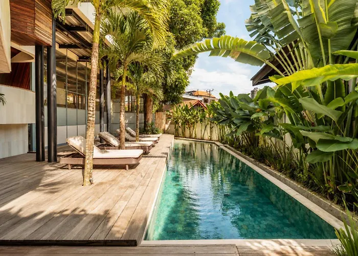 Luxurious 1-Br Loft With Art Deco Shared Pool