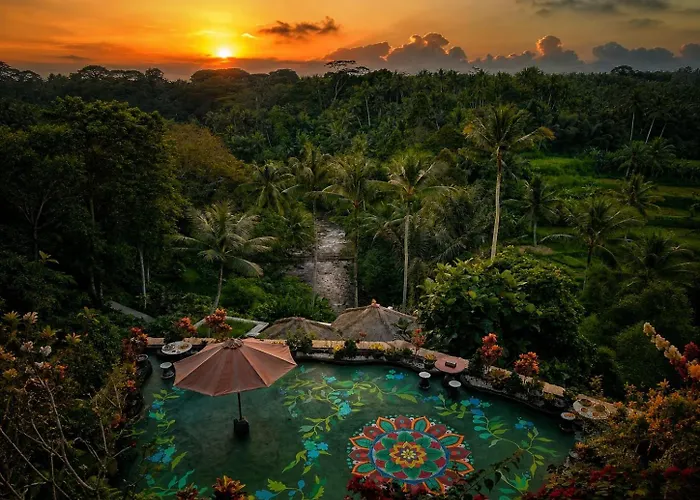 Yoga Retreat 9 Bedroom Villa By River Song