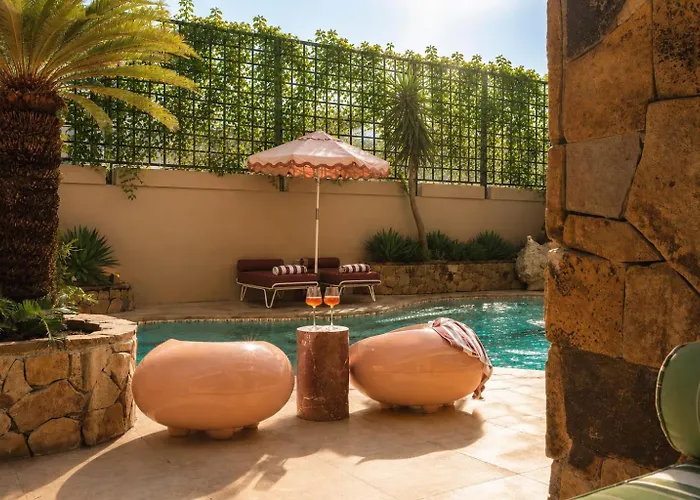 Slim Summer House, 4 Bedroom Mid Century Villa In Uluwatu