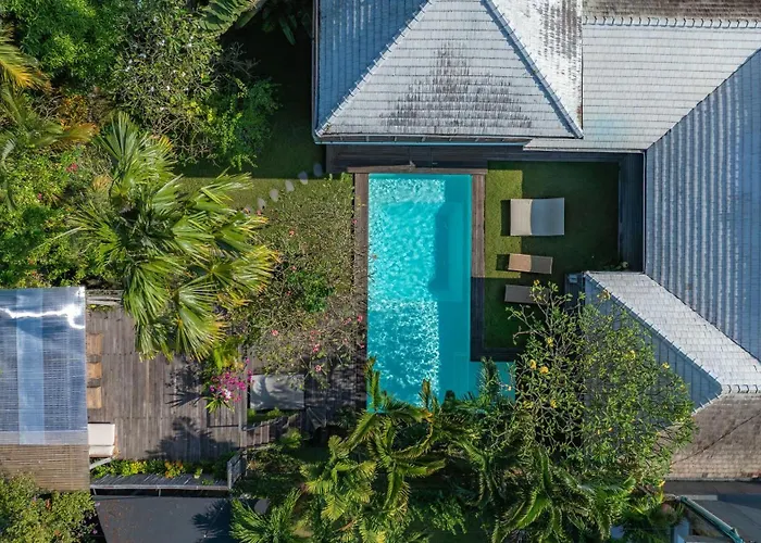 Villa Anicca - Family-Friendly 4Br Villa Umalas With Private Pool And Rooftop Lounge