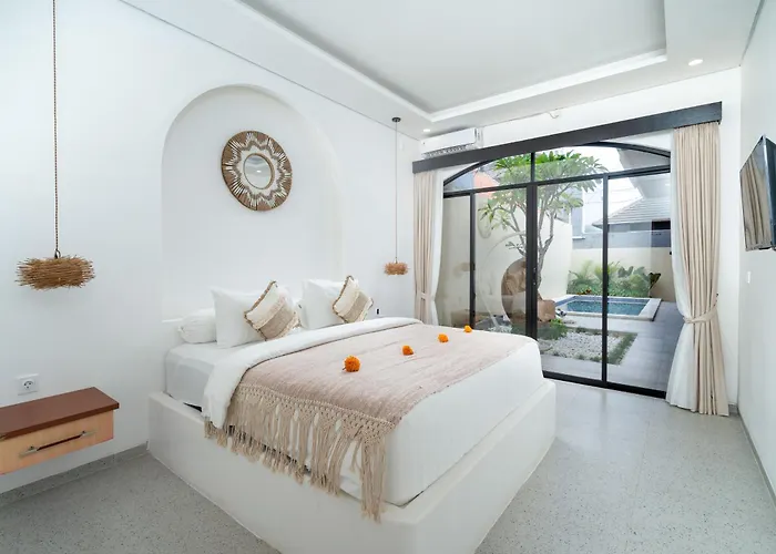 Ayura Villa Legian - Luxury Three Bedroom Private Pool