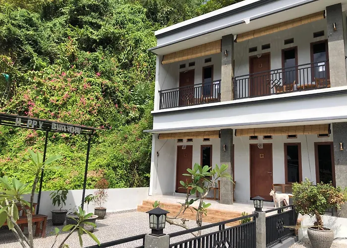 Naomi Homestay