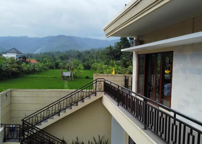 Qiana House