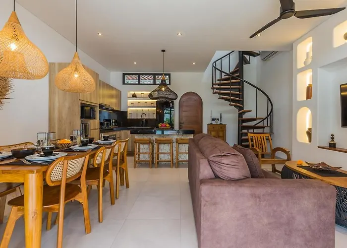 Villa Luna 4Br Dual Living, Pool & Bbq