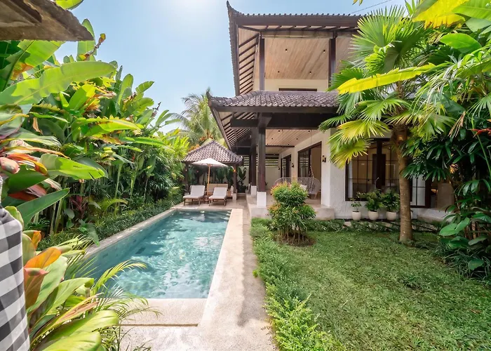 Putri Salju By Evdekimi - Garden Retreat With Pool, Swings & Outdoor Lounge