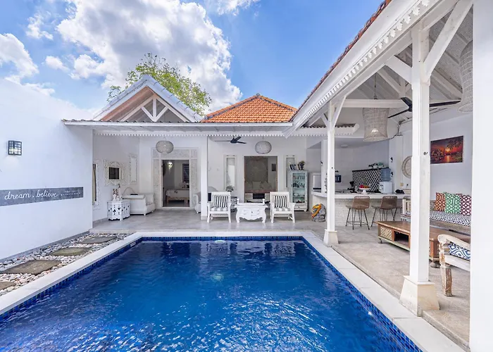 Peacock Bungalow By Pertama Stay