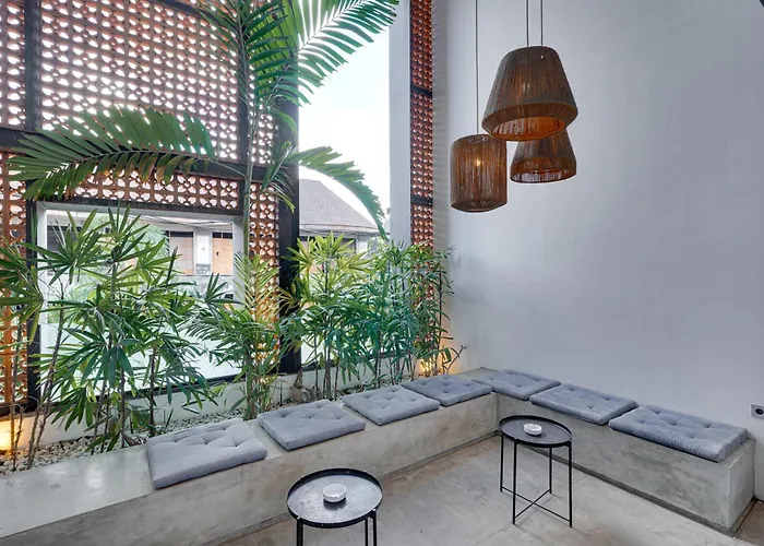 Design-Led 2Br Rhys Apartment - Trendy Berawa Stay