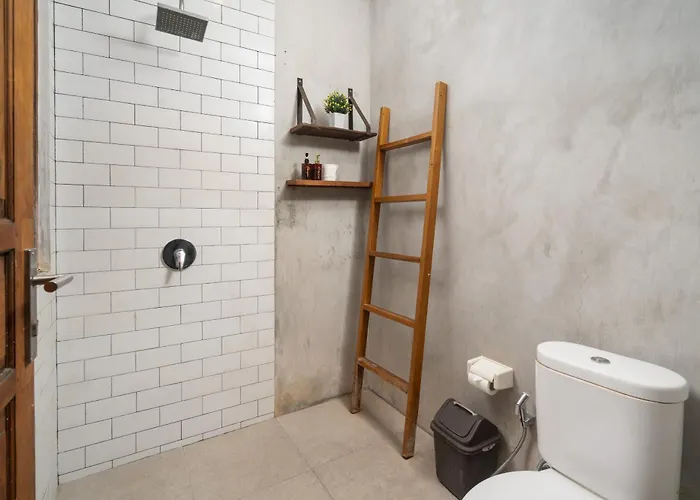 Interconnection Hostel