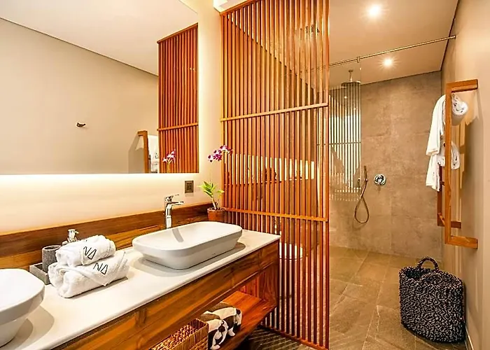 Villa Na In Canggu With 6 Bedrooms And 6.5 Bathrooms