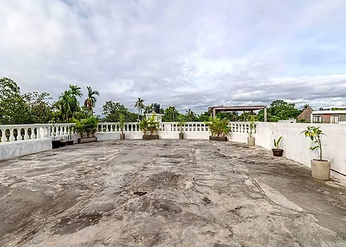 The Beautiful Villa, Casa Sara