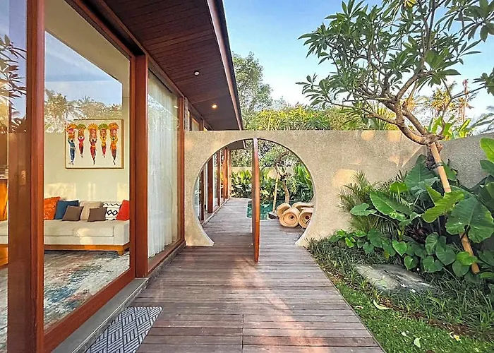 Villa Suarga Des Anicca