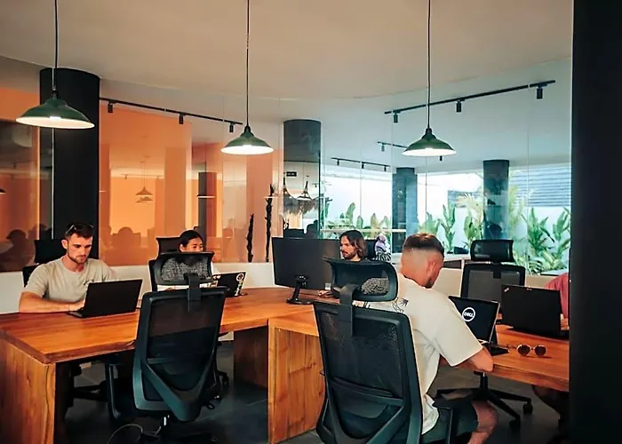Sokkool Coliving And Coworking - Near Berawa Beach