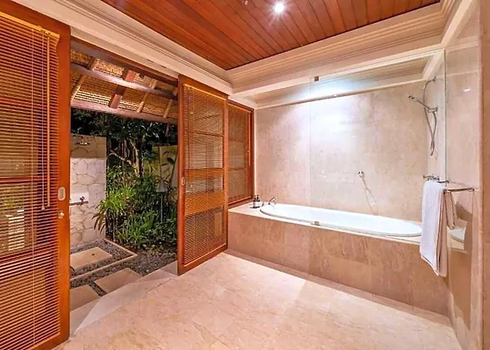 Swanky Sky Blue 3 Bedroom Private Pool Villa Zn45