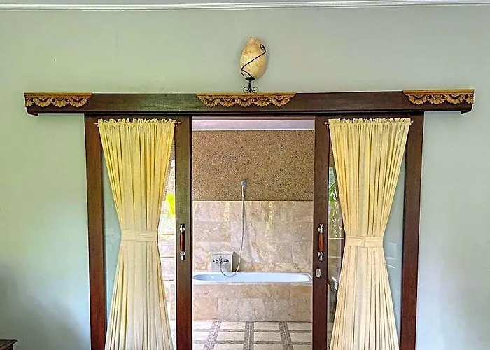 Fantastic Deluxe Room With Pool Near Legian Beach