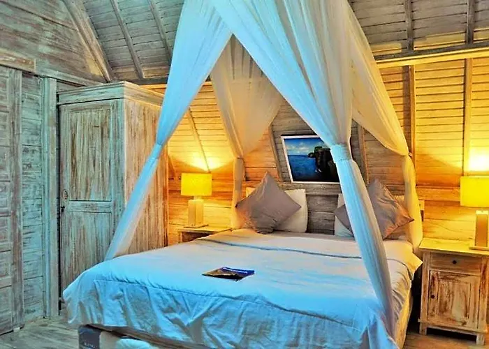 Deluxe Double Room With Balcony In Nusa Penida