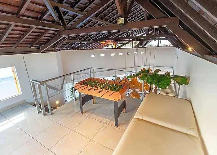 Canggu Villa Near Cafe Del Mar 5-Min-Walk To Beach