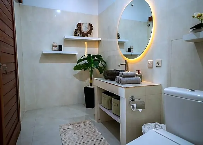 Villa Innerbloom Spacious 2 Bedroom With Large Pool & Garden