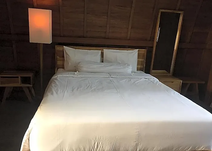 Kubu Selat Villa