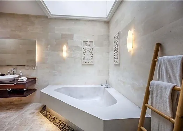 Stunning 2 Bedroom Private Poo Villa Rev20