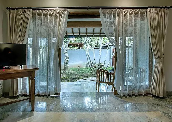 Villa 6# 1Br Stunning Villa W/ Public Pool At Ubud