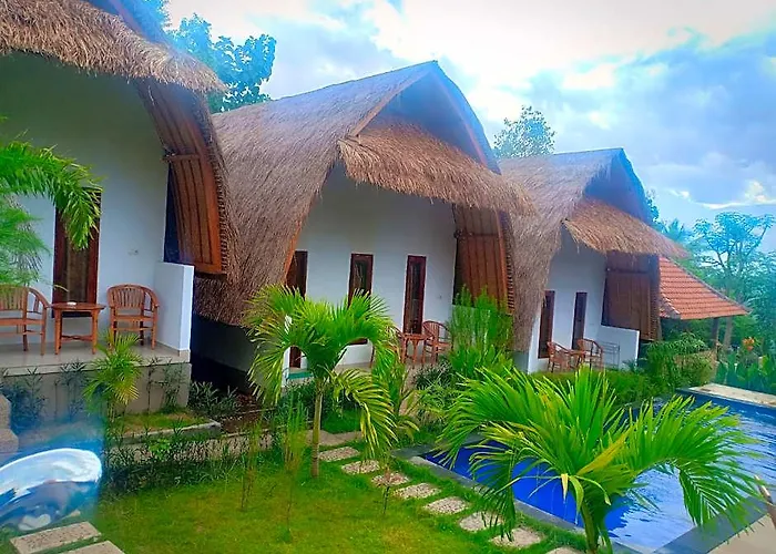 Jona Pool View