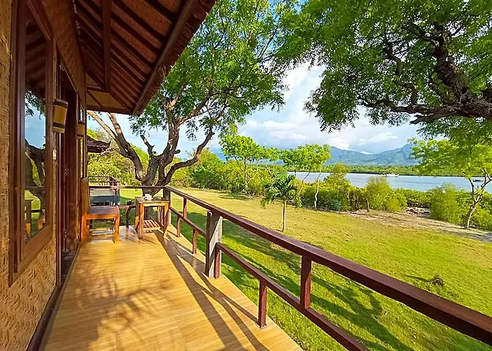 Pasir Putih Cottage-Menjangan