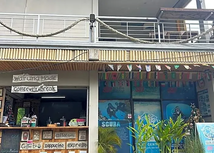 Blue Waves Hostel Amed