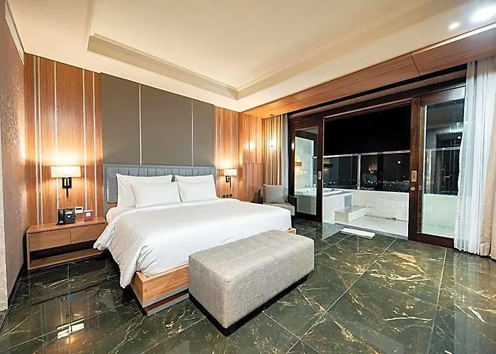 Taman Prakerti Bhuana Hotel