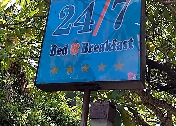 24/7 Bed & Breakfast
