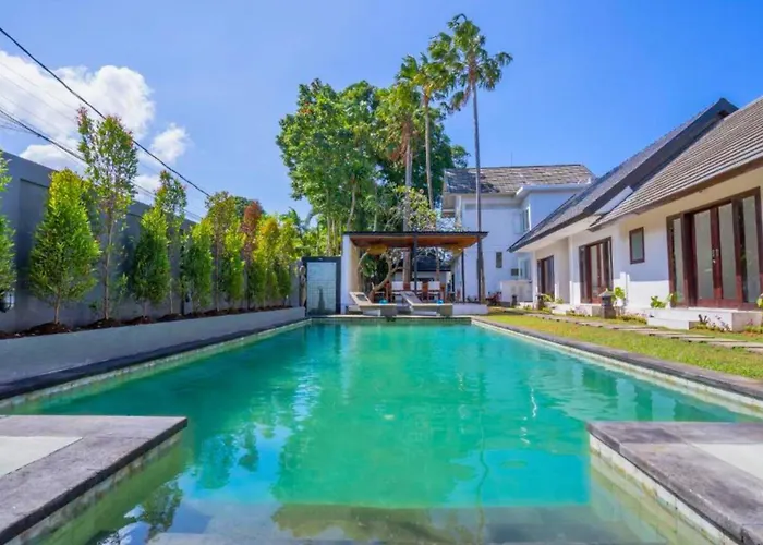 Sasikirana Spacious 10 Bedroom Private Pool Villa