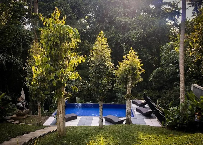 Umah Kayu Guest House