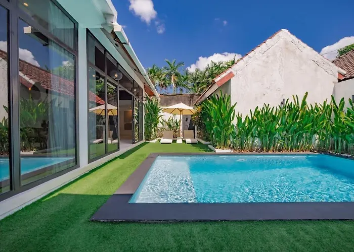 3Br Villa W- Private Pool & Sun Loungers