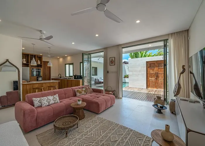Boutique 4Br Villa With Private Pool & Balcony Suite