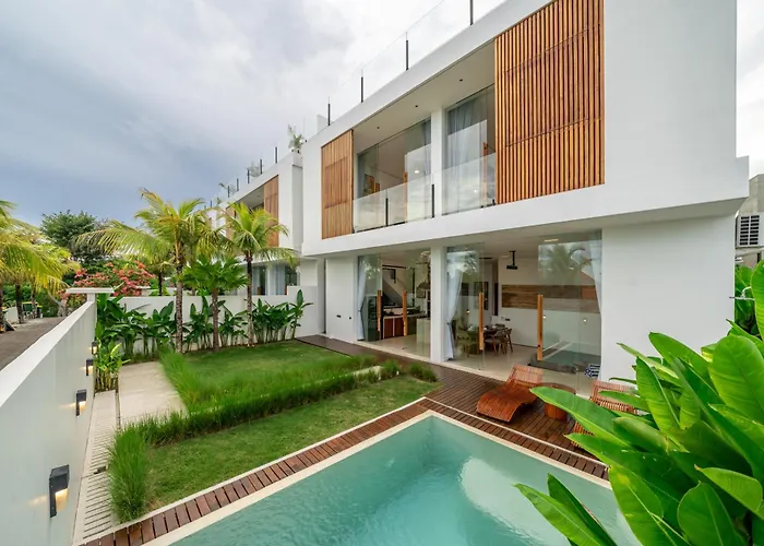 Karma Villa - Spacious Ocean View Stay With Pool & Rooftop