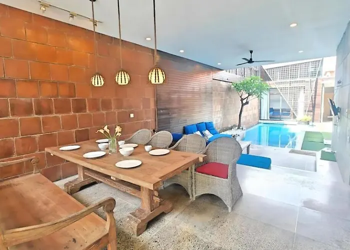 Large 3Br Jimbaran Villa With Pool & Wi-Fi