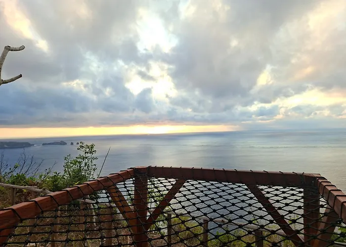 Nusa Penida Ocean Cliffside
