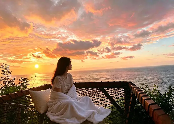 Nusa Penida Ocean Cliffside