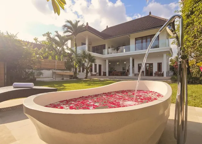 Andreyana Villa Ubud 4Br Pool, Sunrise & Mount Agung View