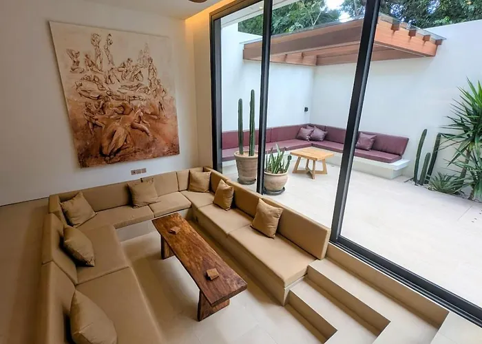 Villa Kairos 2Br Villa W Pool & Rooftop, Min From Waves