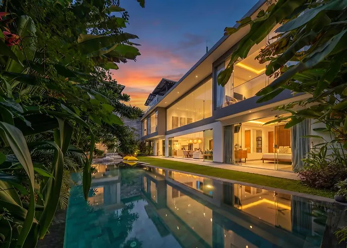 The Jendela House - Luxury 5Br Canggu Villa With Sauna, Jacuzzi And Rooftop