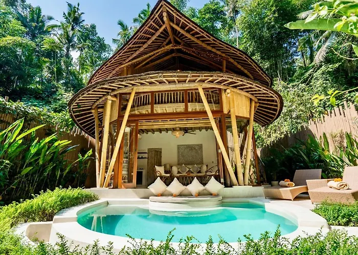 Bambu Cinta - Luxury Eco Bamboo Villa & Villa Lemuria - Luxury Jungle Retreat