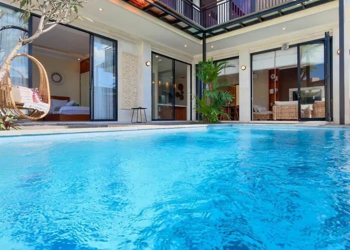 Casa De Lucia Bali - 3 Bedroom Private Pool Villa With Rooftop Jacuzzi Seminyak