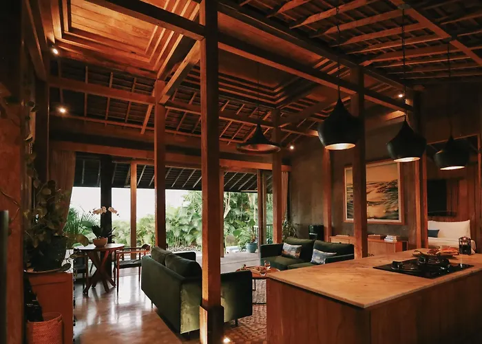 Uluwatu Hale
