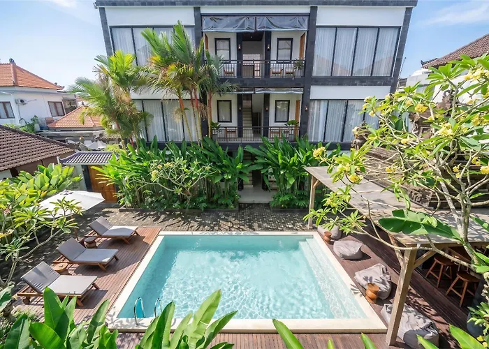 Sebelas Apartments By Evdekimi - Modern Stay With Pool Near Dining & Shops