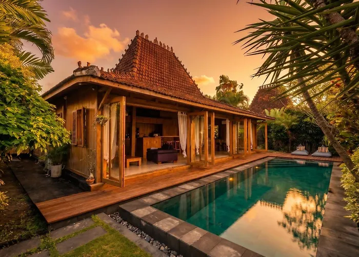 Villa Lucky - 2Br Wooden Joglo - Heart Of Canggu