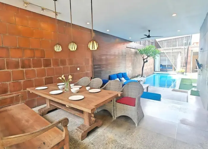 Large 3Br Jimbaran Villa With Pool & Wi-Fi