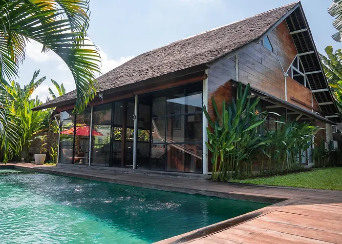 Umah Kayu Pererenan