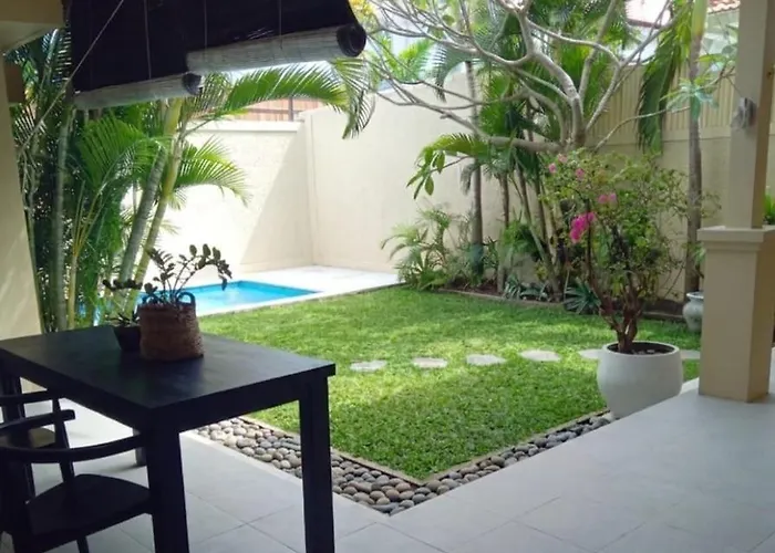Villa Tengah By Cardinal Villas Real Estate