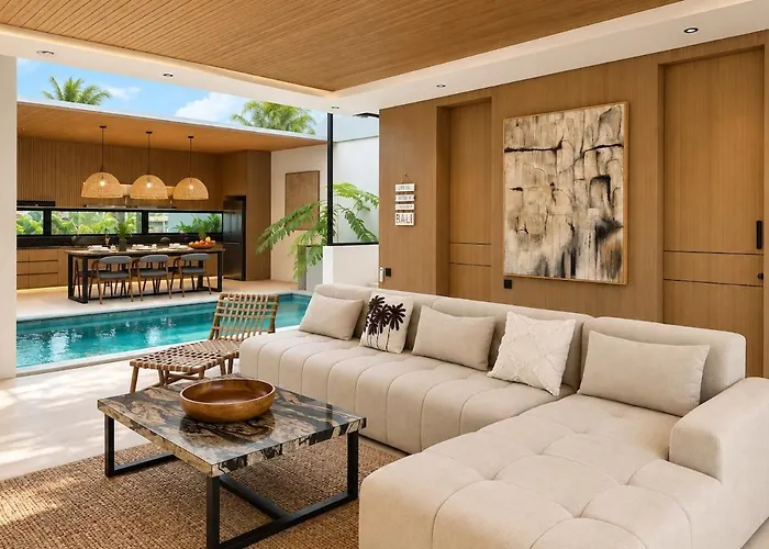 Rice-Field Villa Berawa Retractable Glass Roof