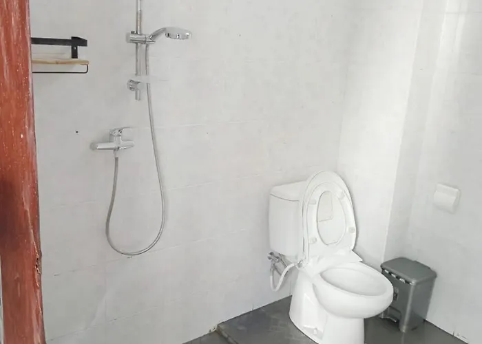 Double D Guest House & Villa